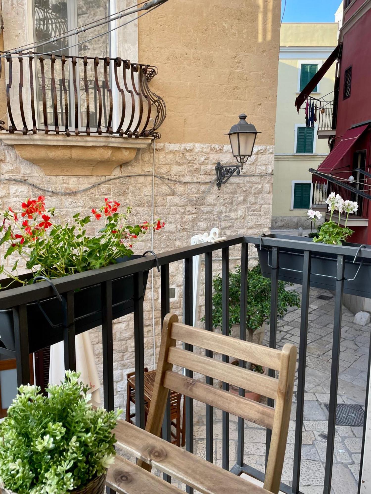 A Casa Di Dora Lägenhet Bari Exteriör bild